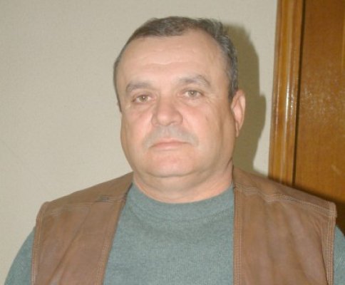 Primarul din Amzacea, găsit incompatibil, contestă decizia ANI
